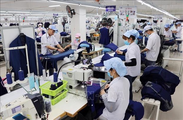 Garment-textile usinesses have undergone significant changes but they have made efforts to diversify their export products with 36 items this year. (Photo: VNA)