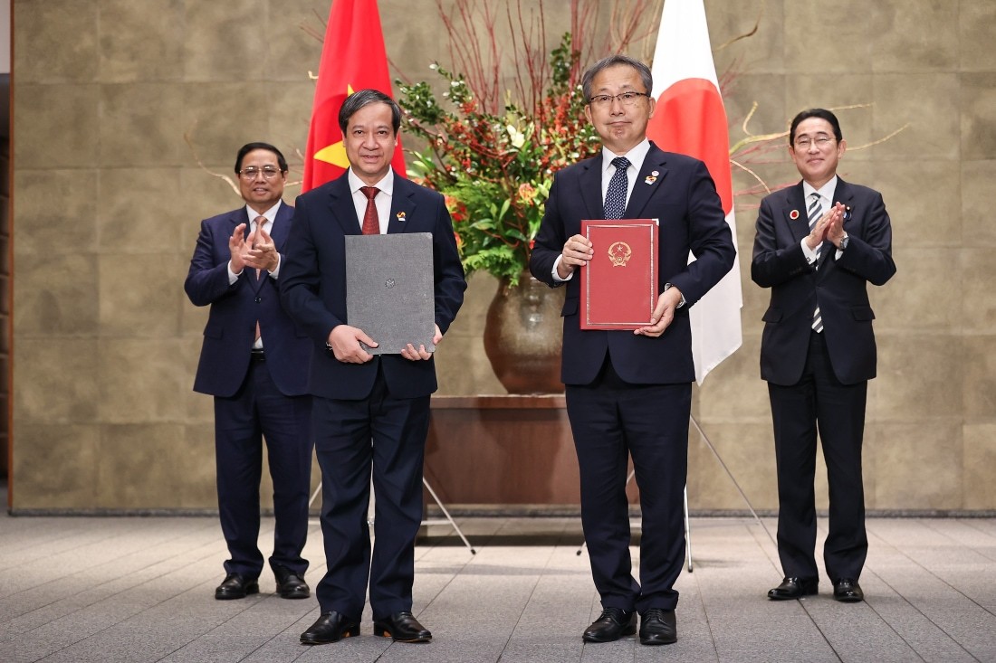 PM Pham Minh Chinh held talks with PM Kishida Fumio, other bilateral meetings in Tokyo