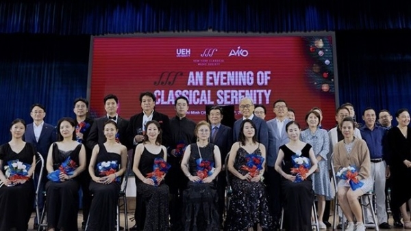 An excellent symphony concert comes to Vietnam by NYCMS's 16 talented artists