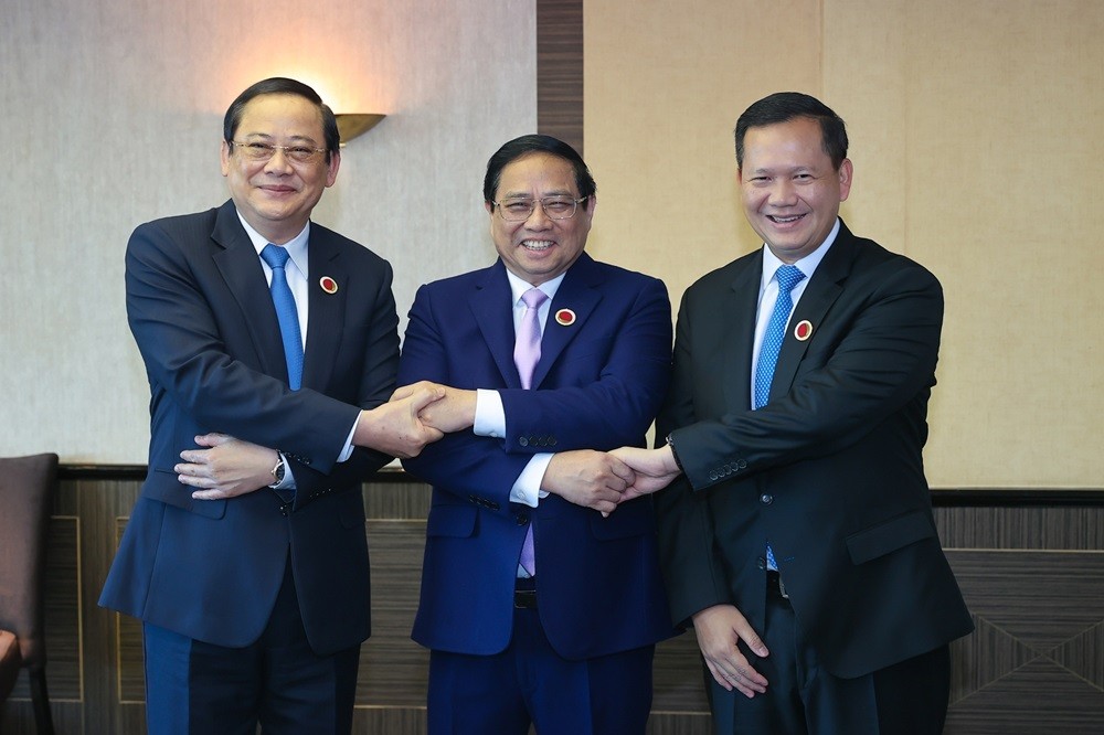 (12.17) Thủ tướng Lào Sonexay Siphandone, Thủ tướng Việt Nam Phạm Minh Chính và Thủ tướng Campuchia Hun Manet nhất trí tăng cường trao đổi ba bên thông qua các kênh. (Nguồn: VGP/Nhật Bắc)