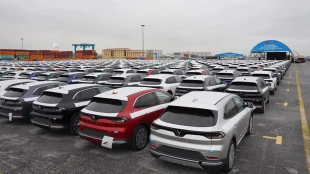 Vietnam’s car imports slow down over 11 months: Customs