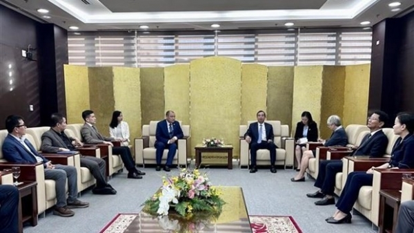 Da Nang Chairman receives Kazakh Ambassador, to facilitate investment from Kazakhstan