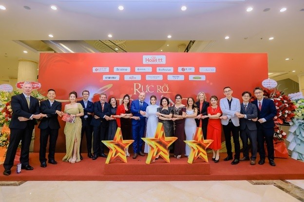 Hoan TT và hành trình 4 năm 'rực rỡ tỏa sáng'