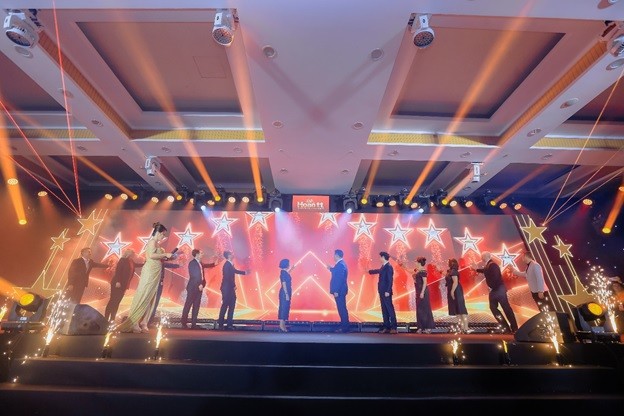 Hoan TT và hành trình 4 năm 'rực rỡ tỏa sáng'