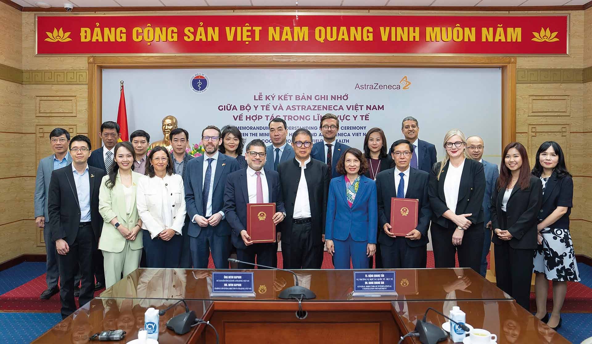 The Ministry of Health and AstraZeneca Vietnam at the Memorandum of Understanding signing ceremony on March 8, 2023