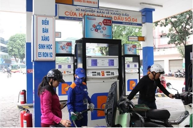 Petrol prices revised up on December 21 | Business | Vietnam+ (VietnamPlus)