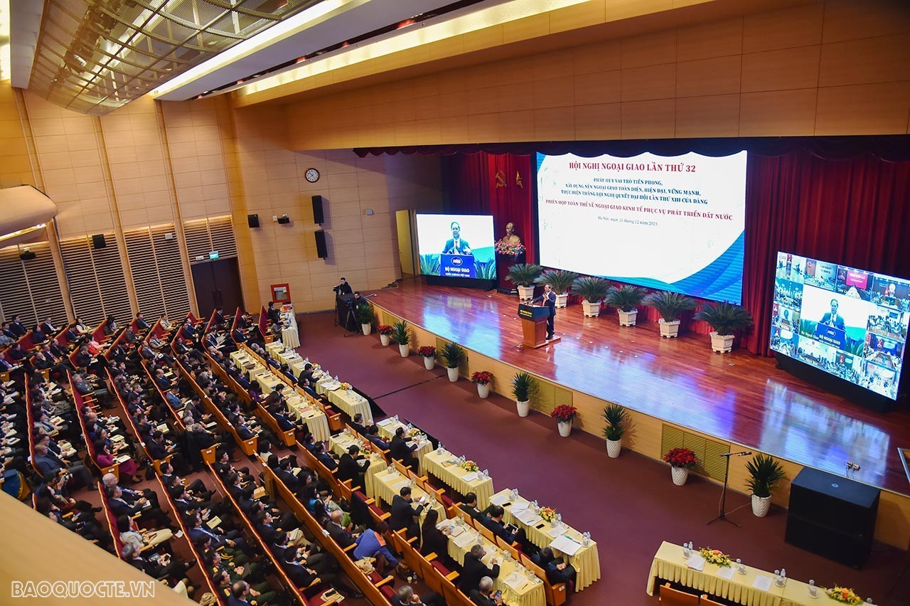 PM Pham Minh Chinh sets out major tasks in economic diplomacy at 32nd Diplomatic Conference PM Pham Minh Chinh sets out major tasks in economic diplomacy at 32nd Diplomatic Conference