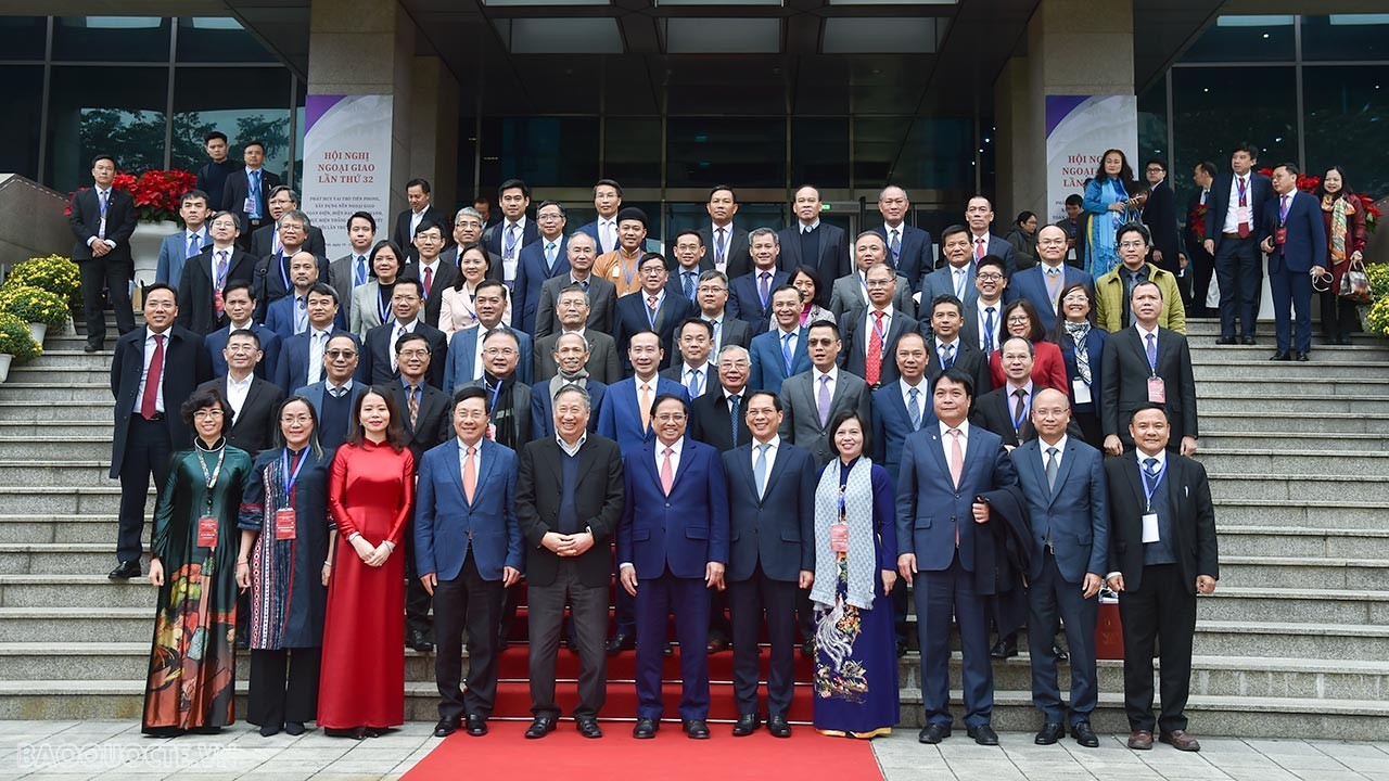 PM Pham Minh Chinh sets out major tasks in economic diplomacy at 32nd Diplomatic Conference PM Pham Minh Chinh sets out major tasks in economic diplomacy at 32nd Diplomatic Conference