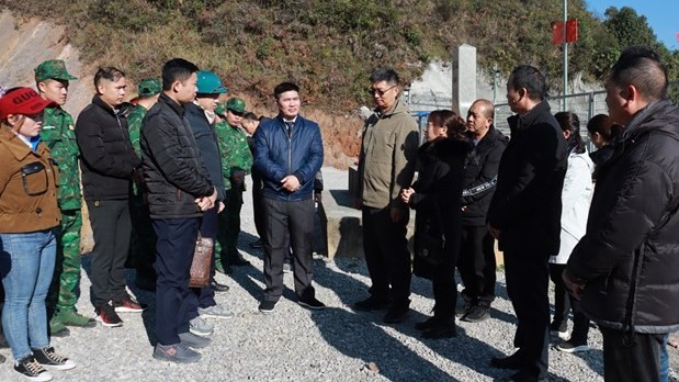 Vietnamese, Chinese provinces hold joint border inspection at Marker 456