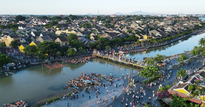 Creating tourism sites bearing Vietnamese identity