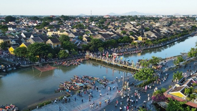 Creating tourism sites bearing Vietnamese identity