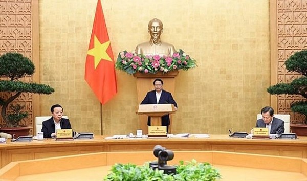 PM Pham Minh Chinh chairs meeting to consider legal documents