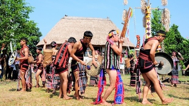 Central Highlands preserves traditional culture, tightening solidarity
