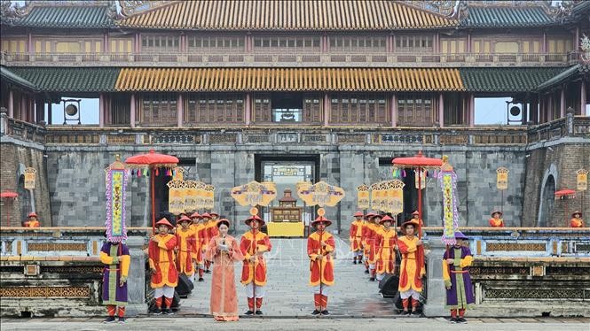 The province debuts the Hue Festival 2024 by performing the Ban Soc (royal calendar delivery) ceremony. (Photo: VNA)