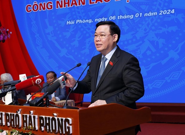 National Assembly Chairman Vuong Dinh Hue addresses the meeting with workers in Hai Phong city on January 6. (Photo: VNA)