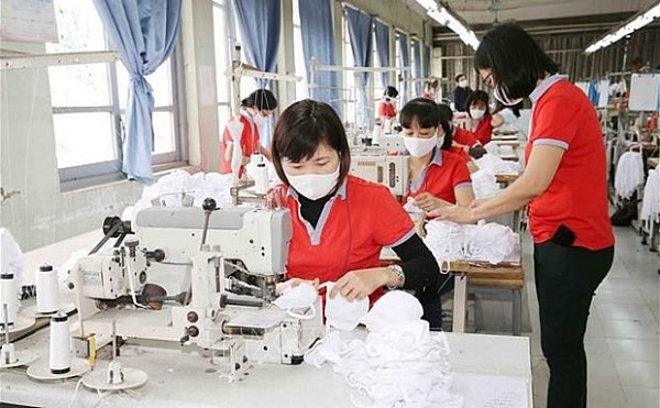 Over 2.6 million USD to support Hanoi poor laborers on Tet occasion