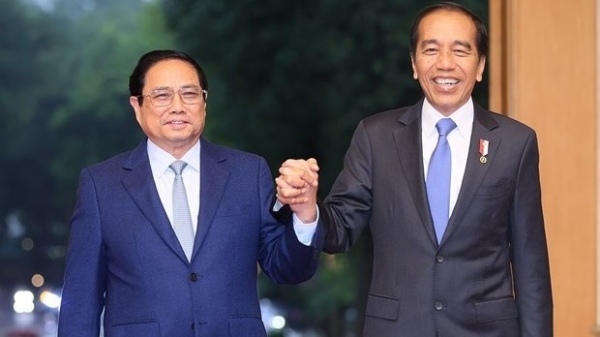 PM Pham Minh Chinhmeets Indonesian President, promoting multifaceted cooperation