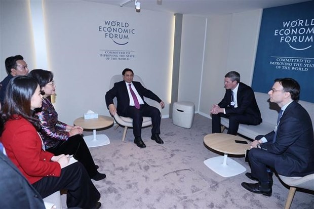 PM Pham Minh Chinh receives leaders of world leading businesses in Davos