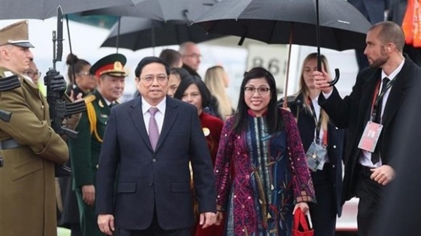 Prime Minister Pham Minh Chinh arrives in Budapest, starting official visit to Hungary