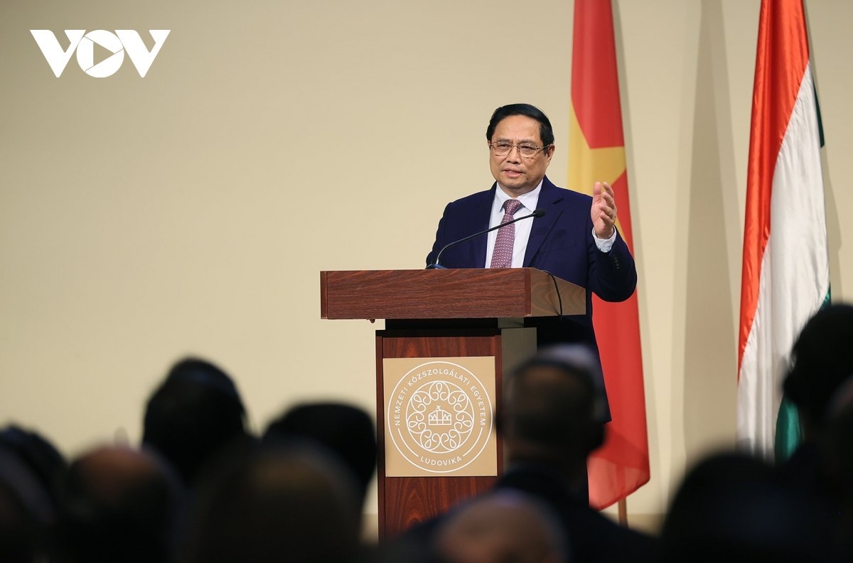 Prime Minister Pham Minh Chinh expressed his view that resources originate in thinking, motivation has its origin in reform and strength has its root in the people. (Photo: VNA)