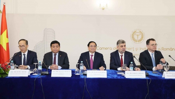 PM Pham Minh Chinh attends Vietnam – Romania Business Forum in Bucharest