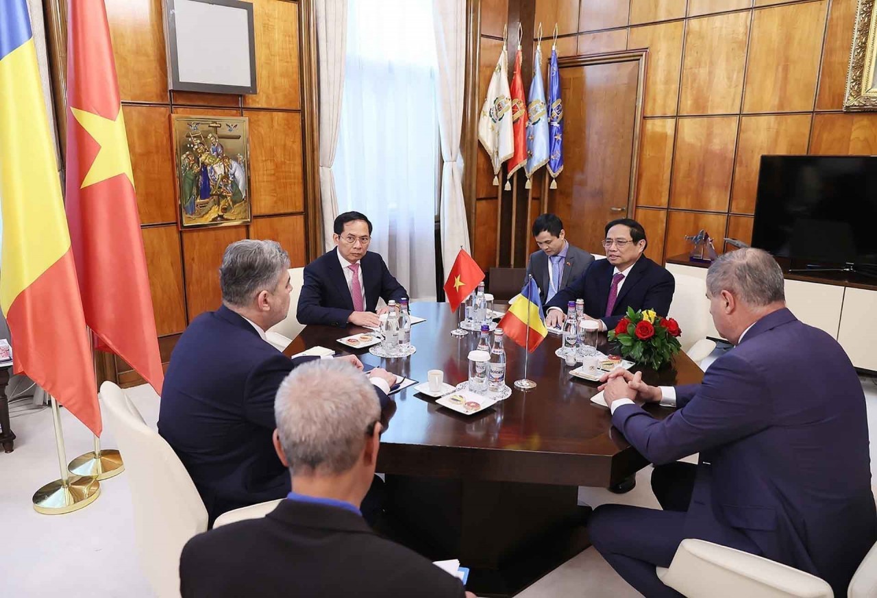 Vietnamese, Romanian Prime Ministers hold talks