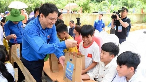 Deputy PM Tran Hong Ha asks for positive changes in children-related affairs in 2024