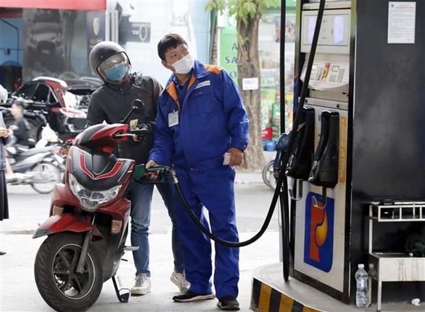 Petrol prices edge up on January 25 afternoon: MOIT
