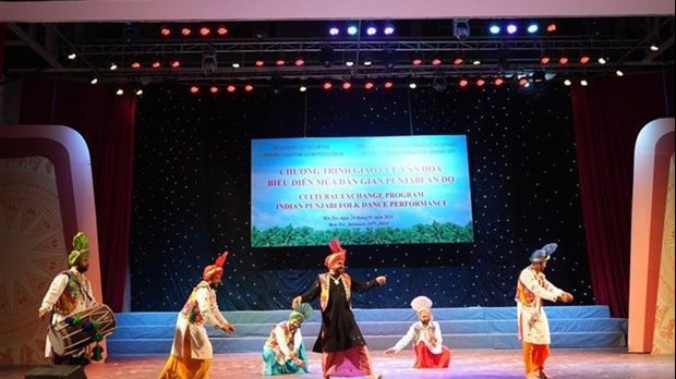 India’s Punjabi folk dances wow audiences in Ben Tre