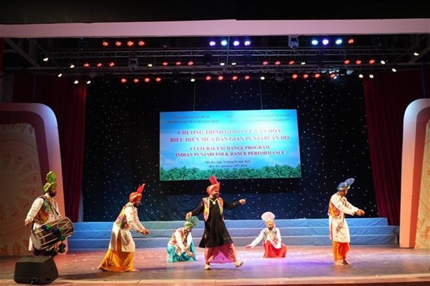 India’s Punjabi folk dances wow audiences in Ben Tre