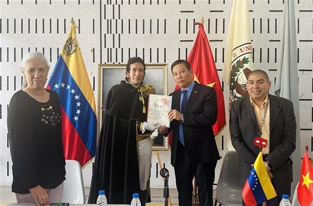 Venezuelan scholars appreciate Vietnamese Party&rsquo;s achievements: Seminar