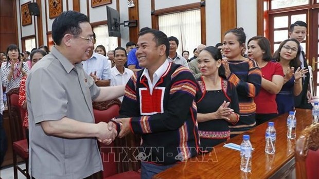 NA Chairman Vuong Dinh Hue presents Tet gifts to social policy beneficiaries in Gia Lai
