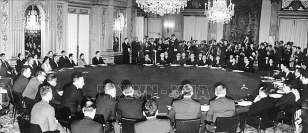 A  four-party conference on peace in Vietnam officially convenes the first session in Paris on January 25, 1969 (Photo: VNA)