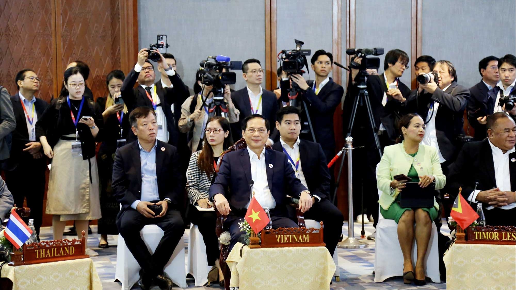 Vietnam proposes ASEAN strengthen connectivity: Foreign Minister at AMM' Retreat