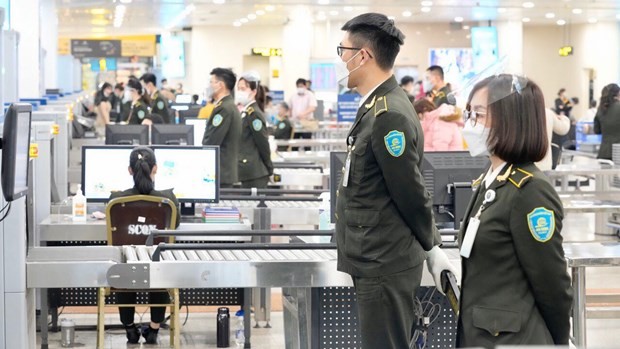 Airplane, train tickets almost sold out, bus seats available as Tet nears Airplane, train tickets almost sold out, bus seats available as Tet nears