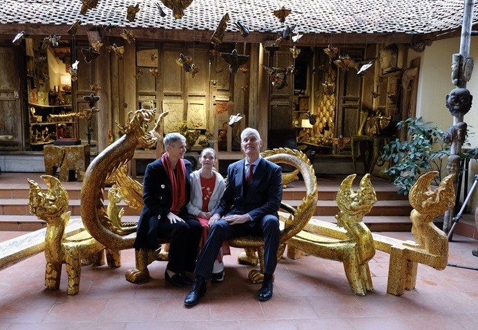 Norwegian Ambassador visits Đường L&acirc;m ancient village,  making ch&egrave; lam and enjoying Tet Viet atmosphere