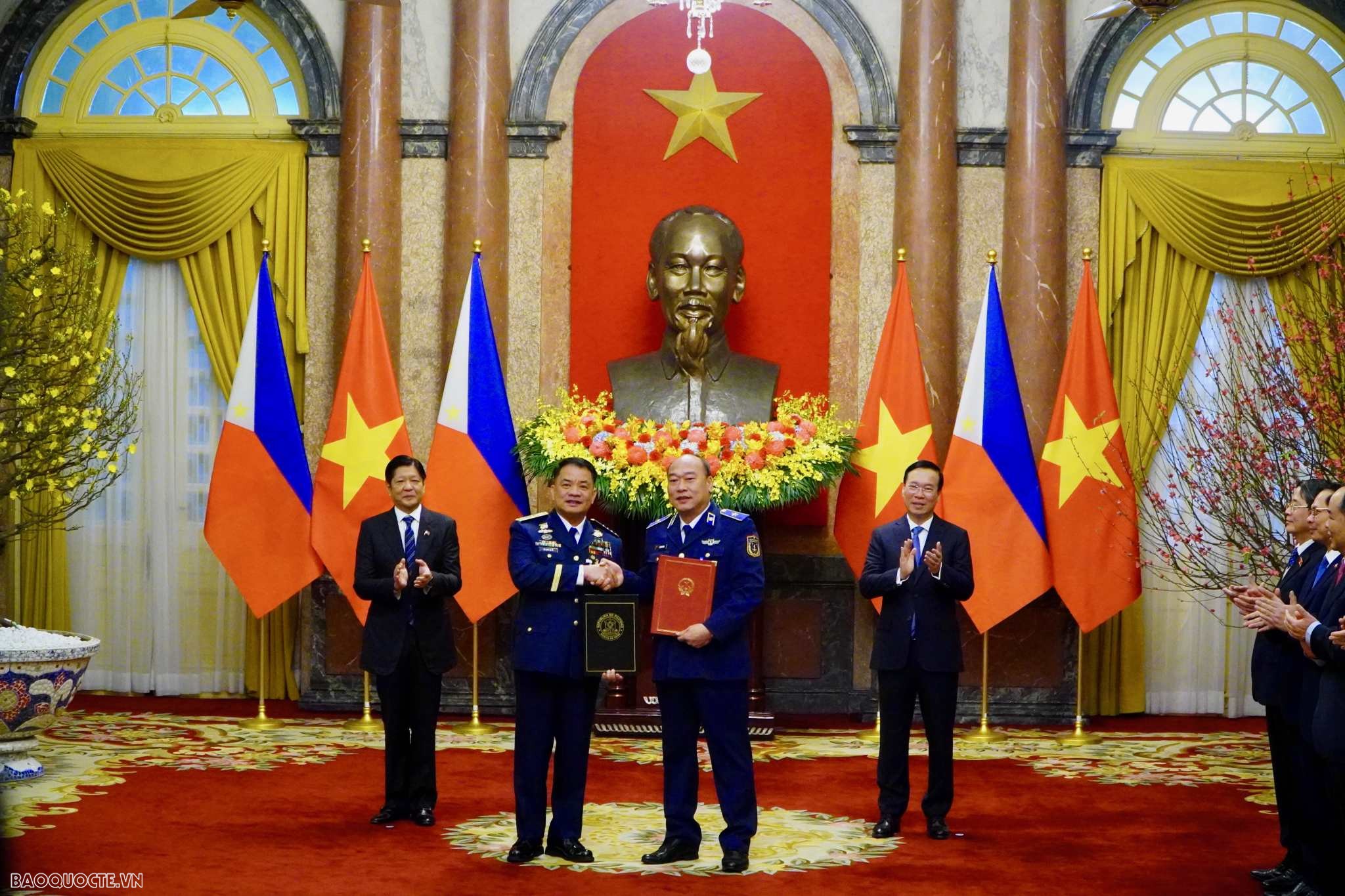 Vietnam, Philippines Presidents hold talks, forging cooperation in various spheres