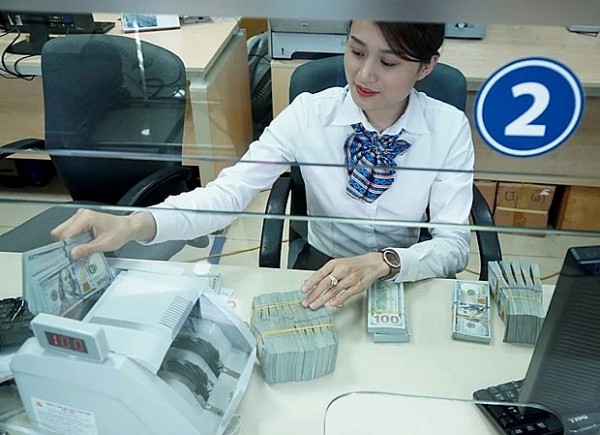 Vietnam among top 10 recipients of overseas remittances in 2023: World Bank