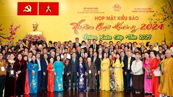 Overseas Vietnamese keeps close bonds with Fatherland