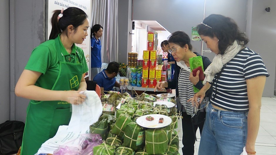 Tet favourites put for sale at in HCM City fair - 'Tet Xanh – Qua Viet 2024'