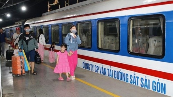 Free train rides offered for workers going home for Tet: Ho Chi Minh City Federation of Labour