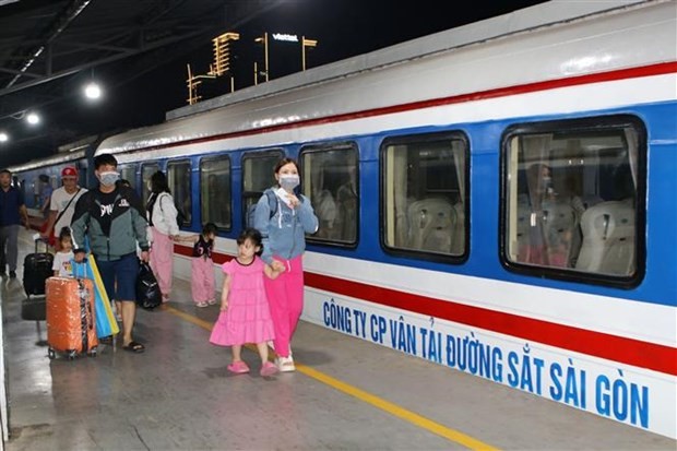 Free train rides offered for workers going home for Tet: Ho Chi Minh City Federation of Labour