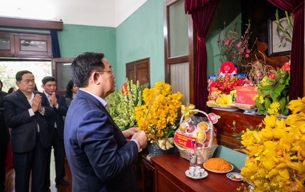 Top legislator commemorates President Ho Chi Minh at relic site