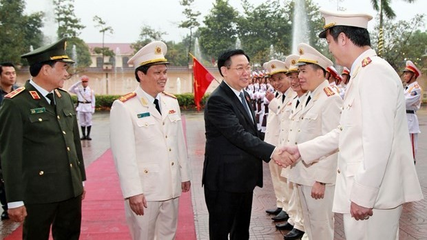 National Assembly Chairman extends Tet greetings to public security force of Nghe An