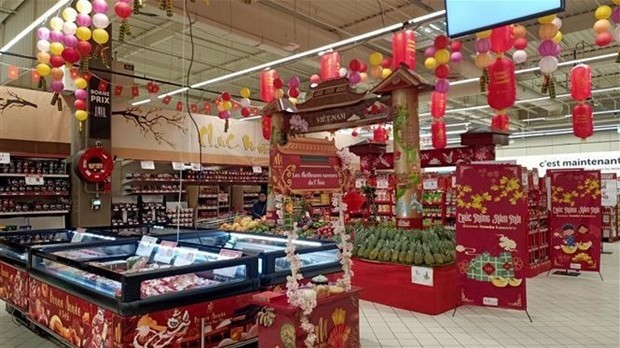 Vietnamese products promoted at the Carrefour hypermarket, France