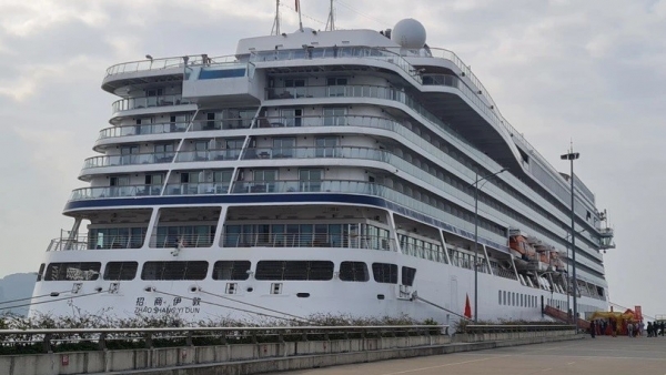 Cảng tàu khách Quốc tế Hạ Long đón chuyến tàu biển du lịch quốc tế đầu tiên trong năm Giáp Thìn