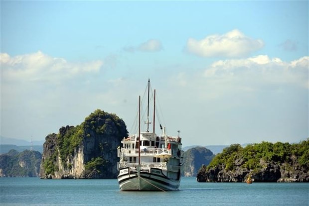 Cruising Ha Long Bay (Photo: VNA) Cruising Ha Long Bay (Photo: VNA)