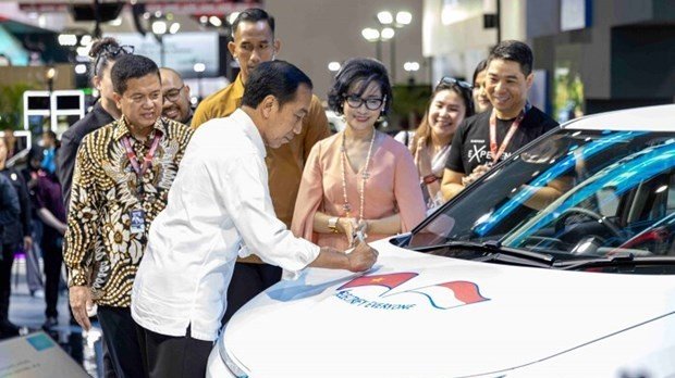 VinFast introduces first right-hand drive electric vehicles: Motor Show (IIMS) 2024