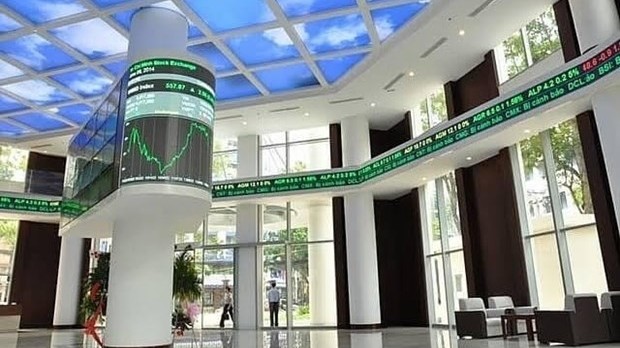 PM Pham Minh Chinh instructs action for stock market upgrade