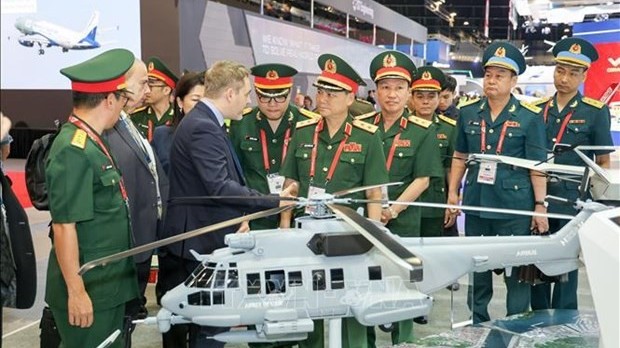 Vietnam Defence Ministry delegation attends Singapore Airshow 2024